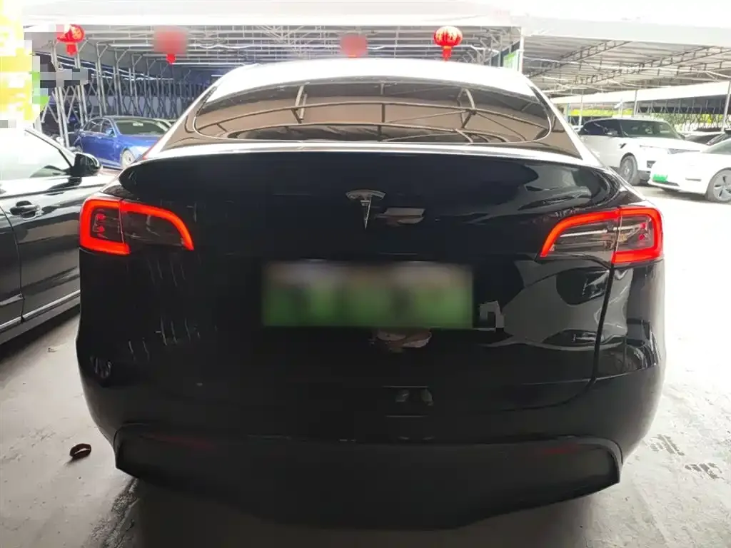 Tesla Model Y — фото 6