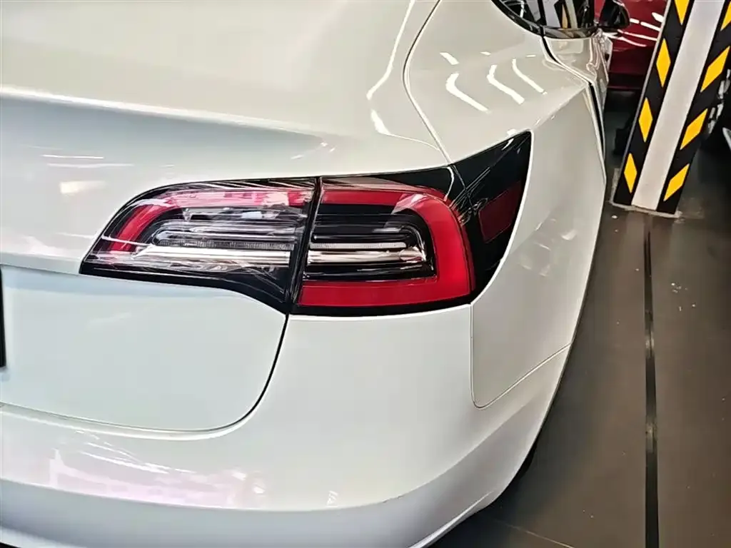 Tesla Model 3 — фото 6