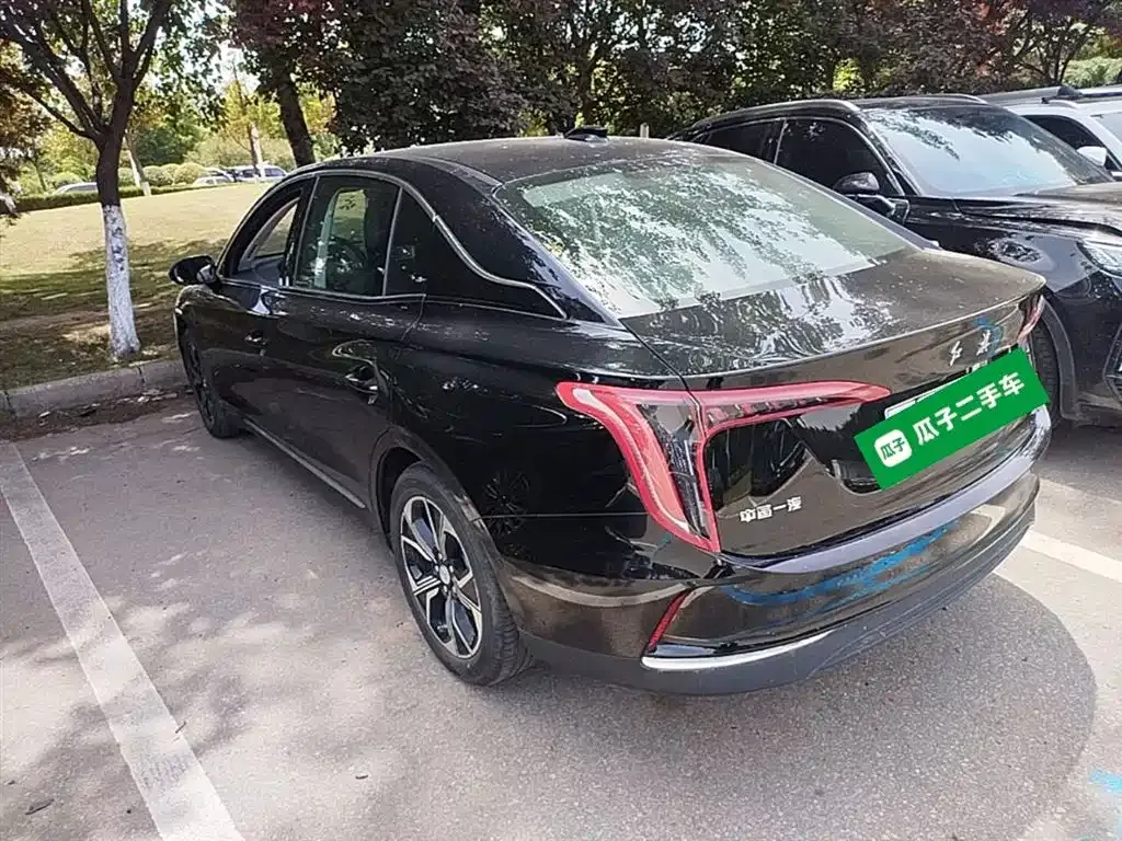 Hongqi E-QM5 — фото 10