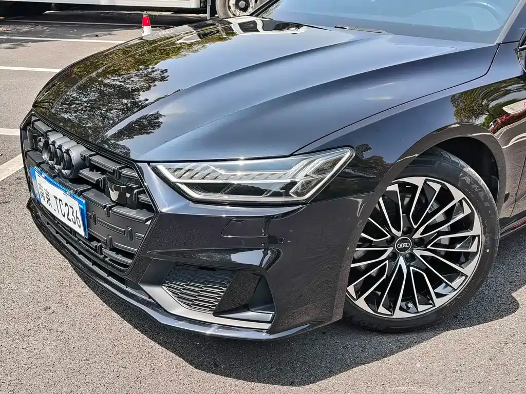 Audi A7L — фото 5