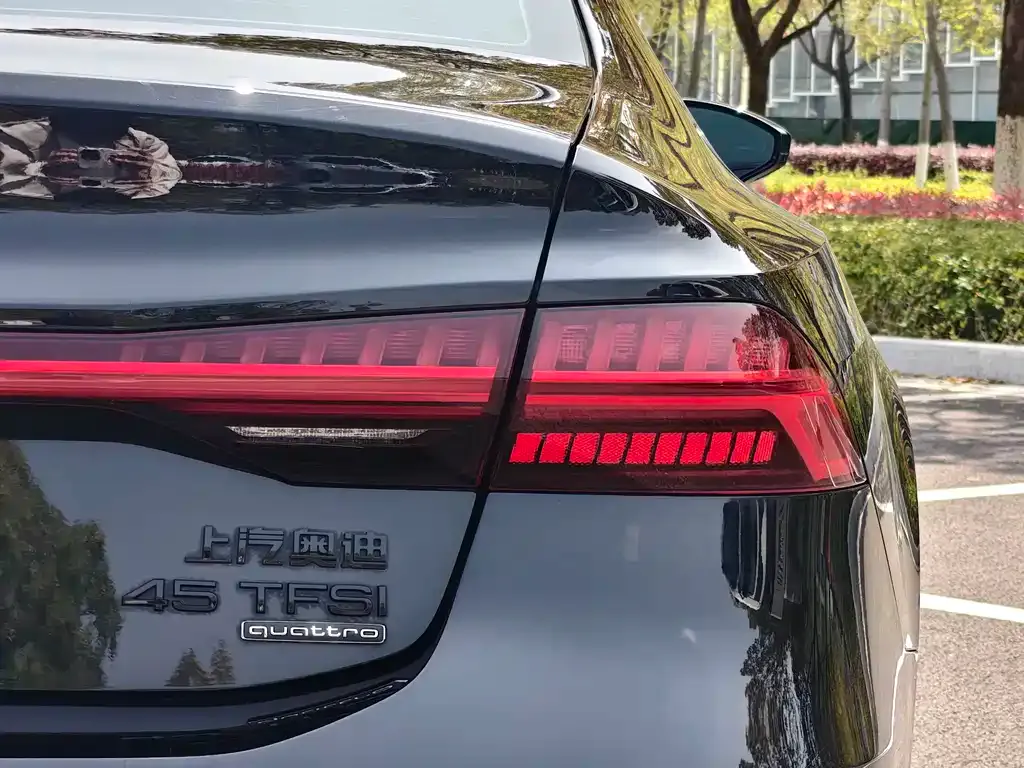 Audi A7L — фото 2