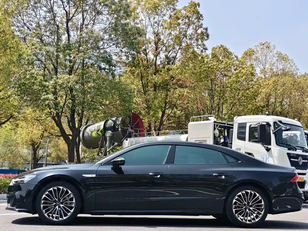 Audi A7L — фото 10