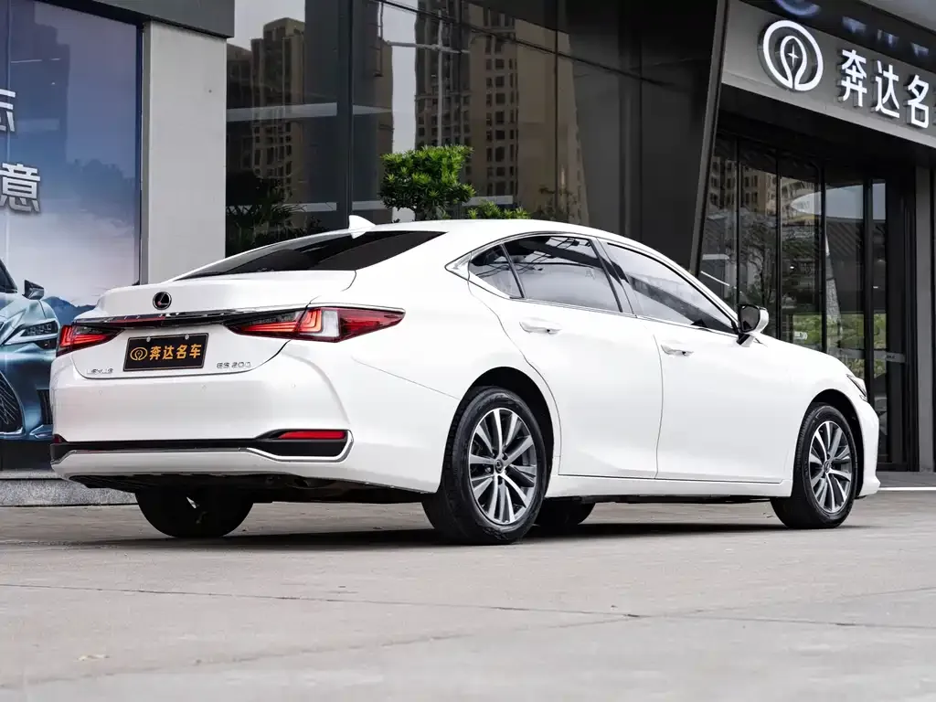 Lexus ES 2021 из CN, фото 2