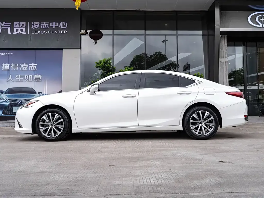 Lexus ES 2021 из CN, фото 4