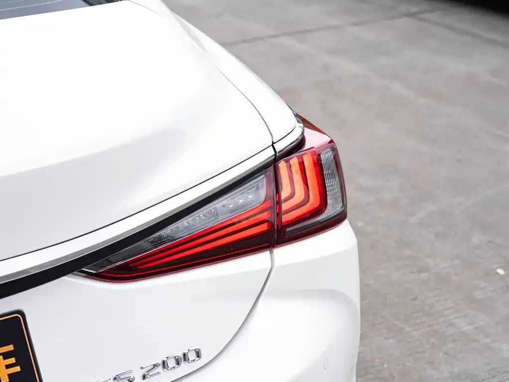 Lexus ES 2021 из CN, фото 8