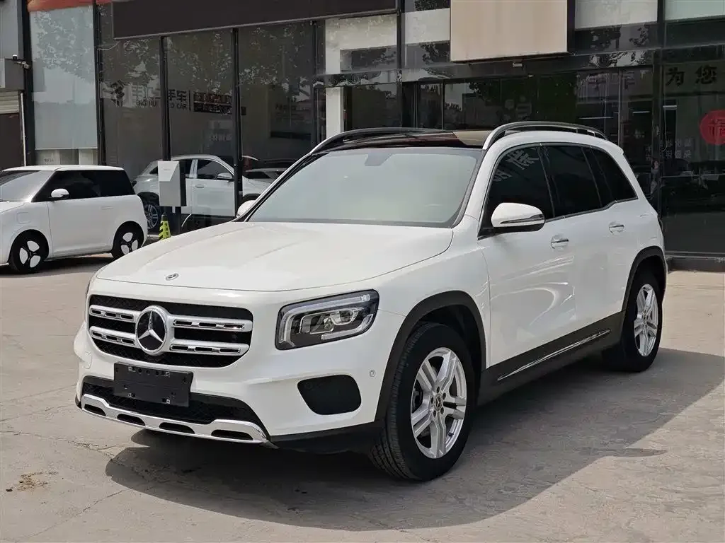 Mercedes-Benz GLB — фото 1