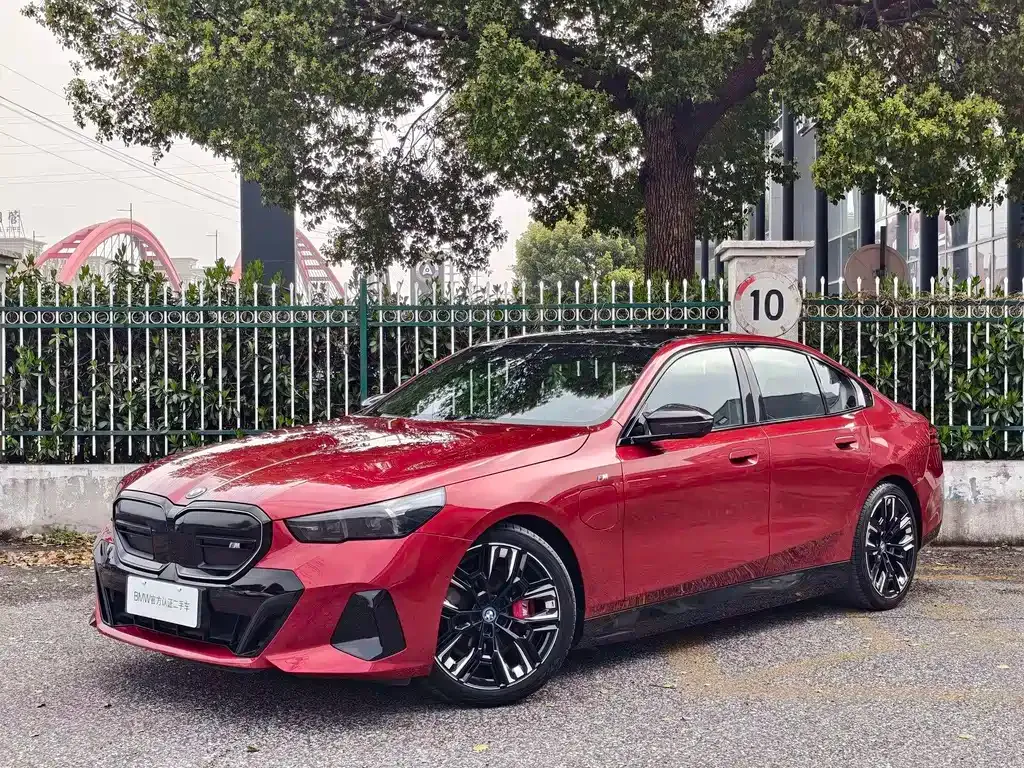 BMW i5 M60