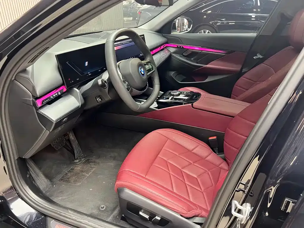 BMW i5 2025 из CN, фото 5