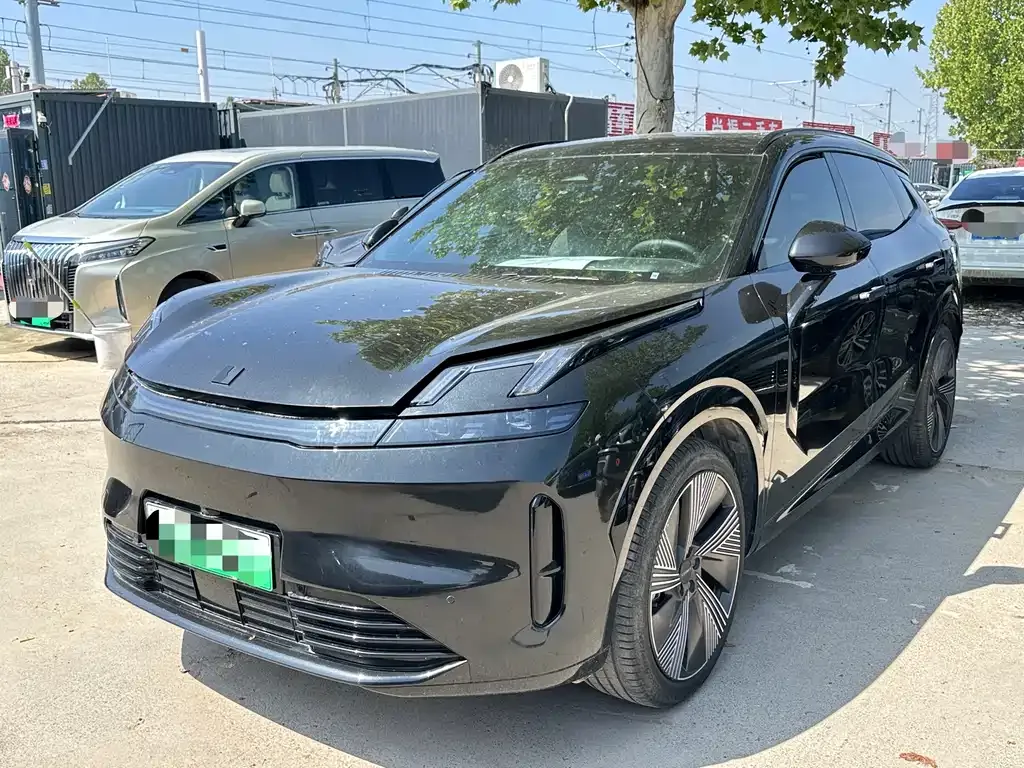 Lynk & Co 08 EM-P