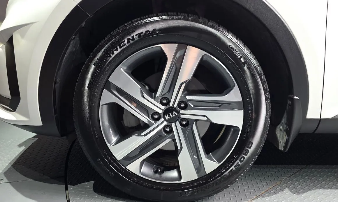 Kia Sorento — фото 10