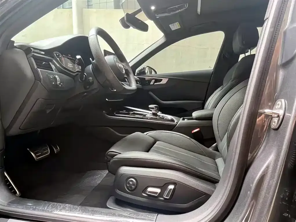 Audi A4L 2024 из CN, фото 7