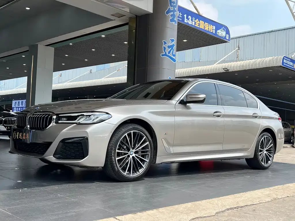 BMW 5 Series — фото 1