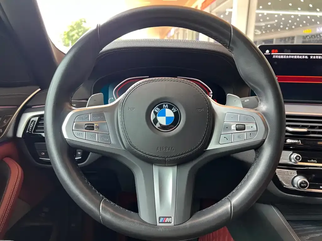 BMW 5 Series — фото 4
