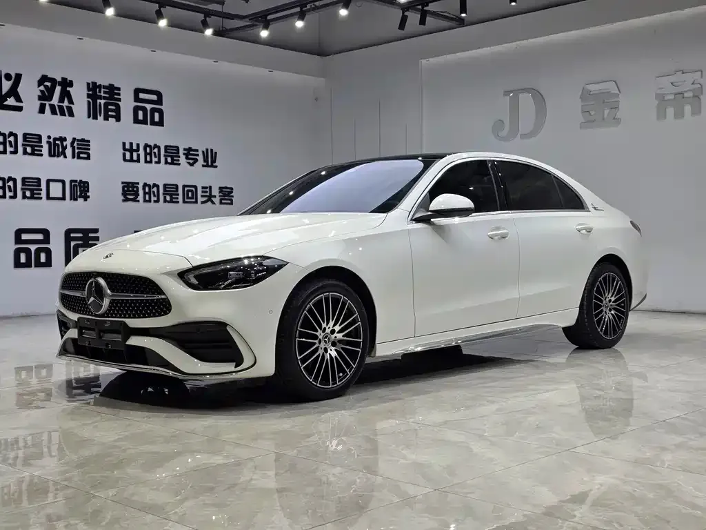 Mercedes-Benz C-Class — фото 1