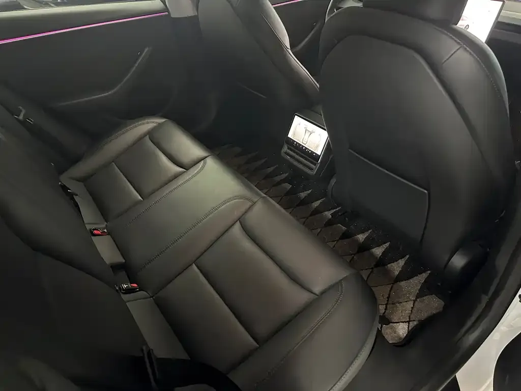 Tesla Model 3 — фото 6