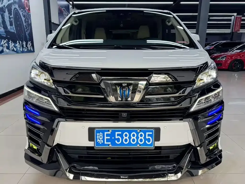 Toyota Vellfire — фото 4