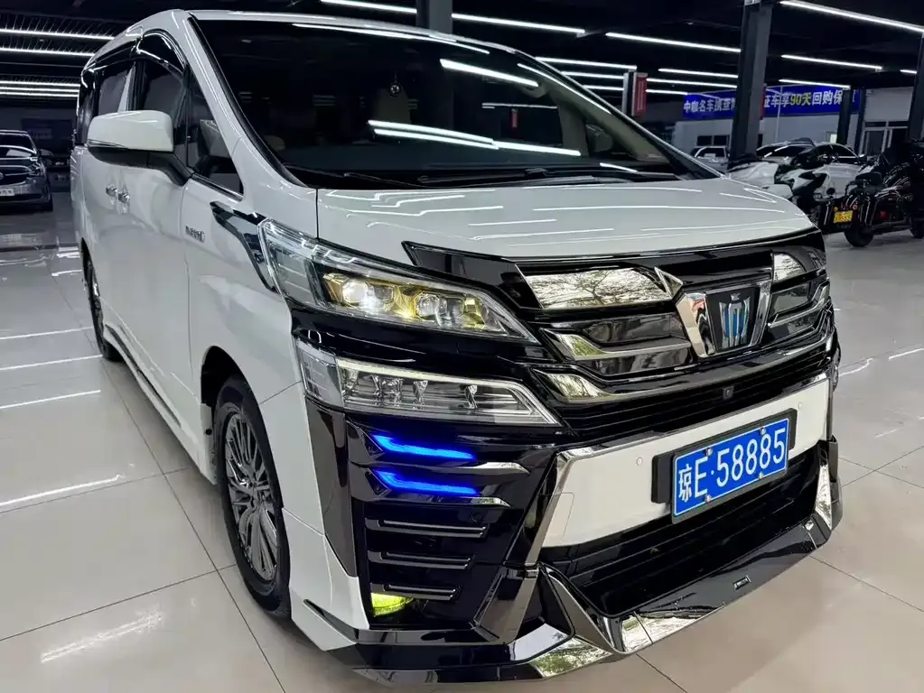 Toyota Vellfire — фото 9
