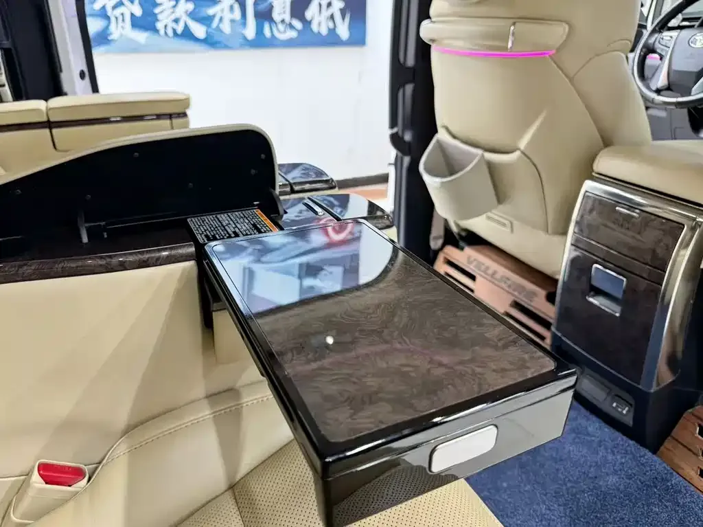 Toyota Vellfire — фото 3