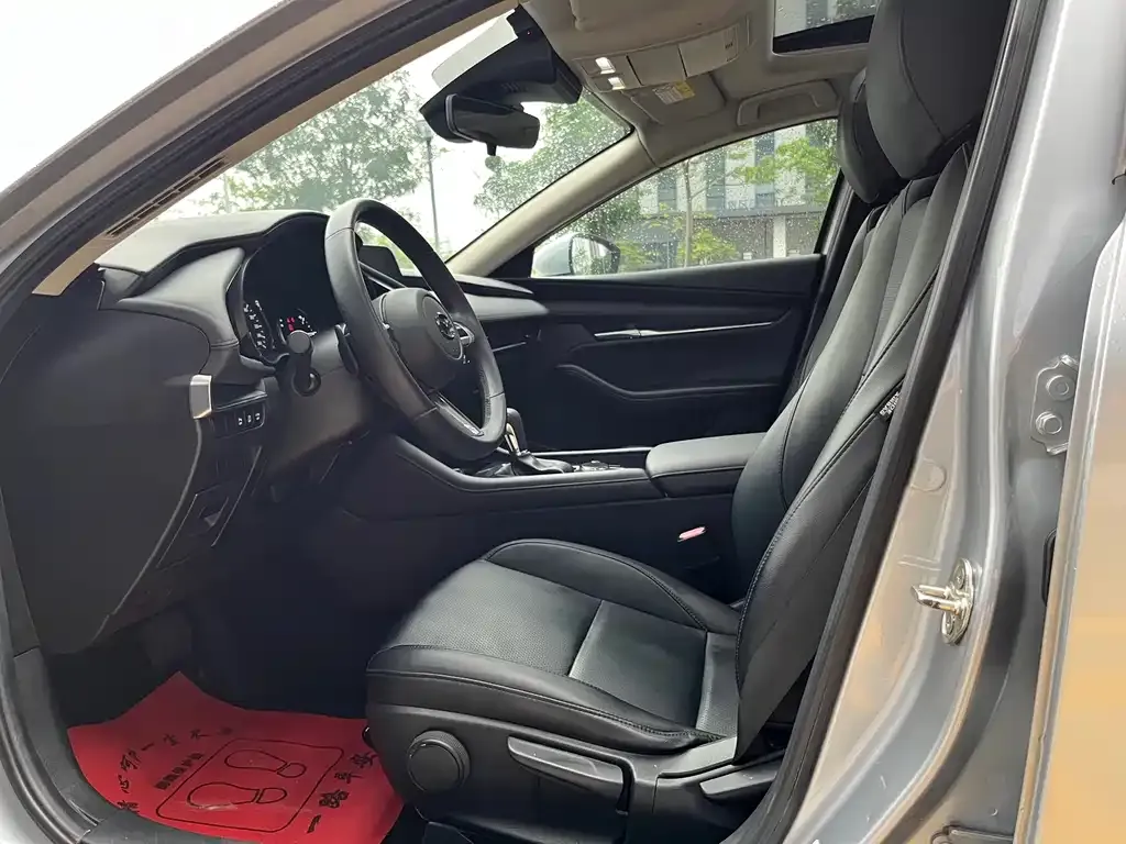 Mazda 3 Axela 2022 из CN, фото 2