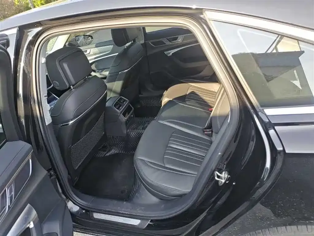 Audi A6L 2023 из CN, фото 5