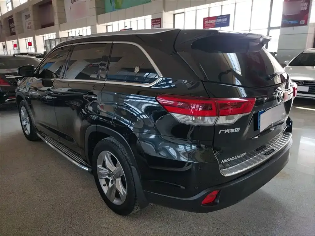 Toyota Highlander — фото 9