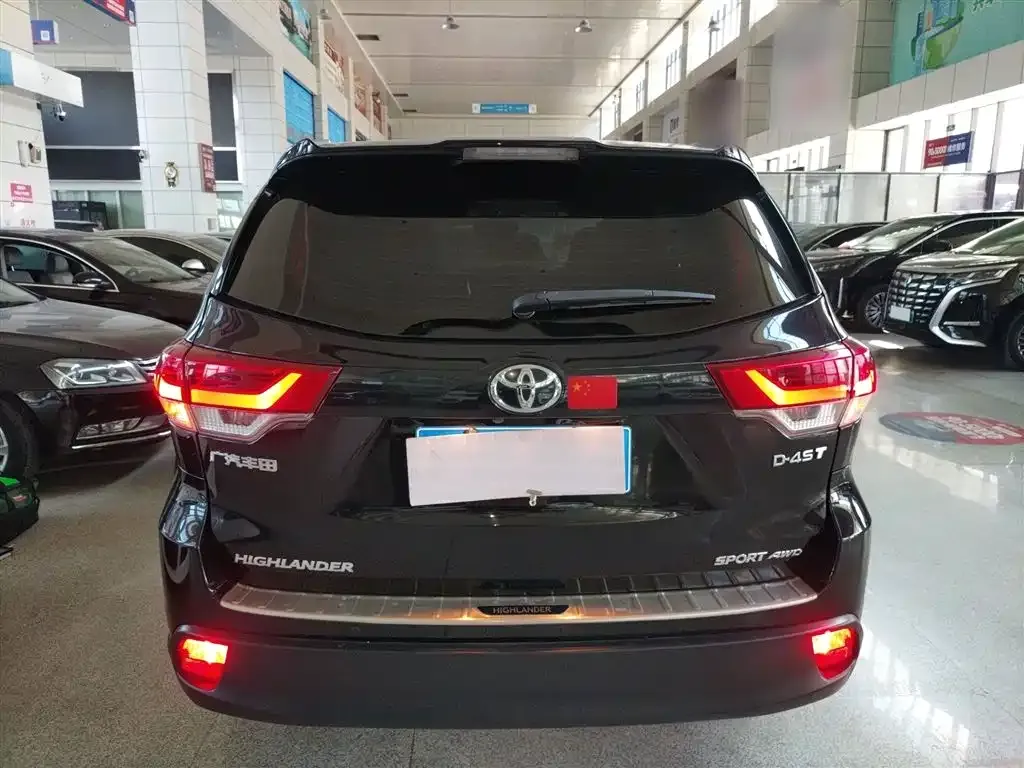 Toyota Highlander — фото 2