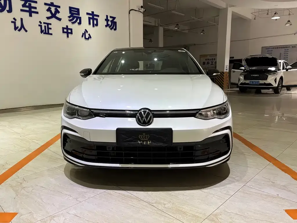 Volkswagen Golf 2022 из CN, фото 2