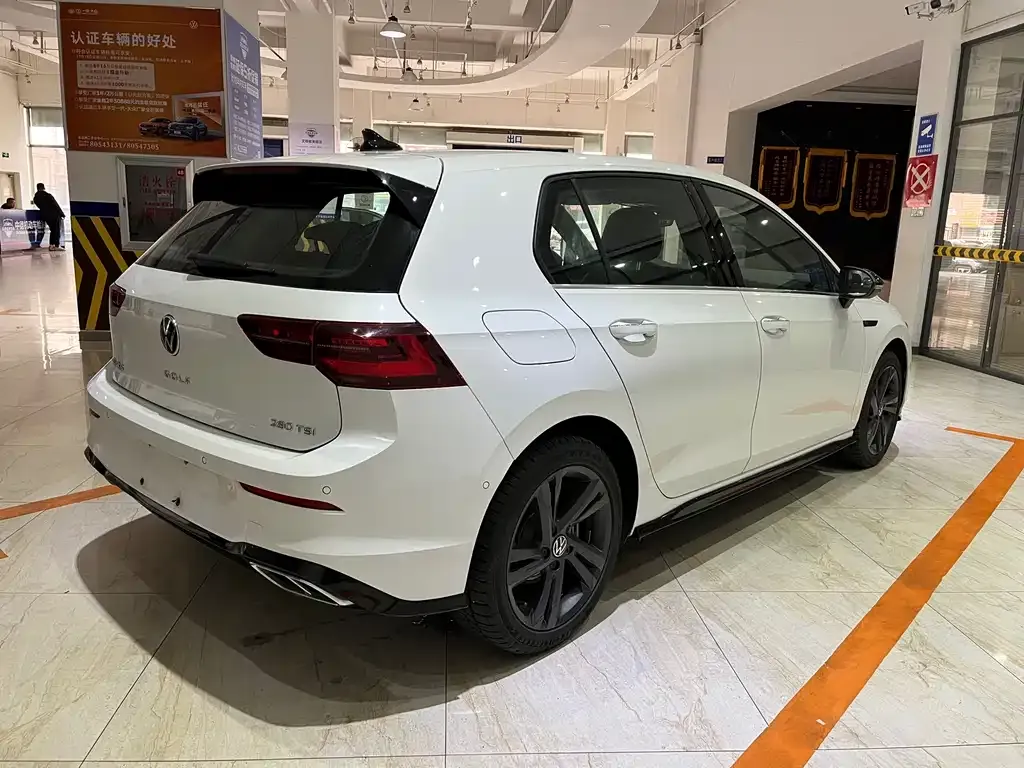Volkswagen Golf 2022 из CN, фото 3