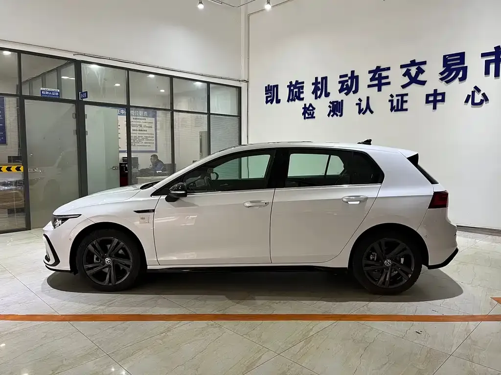 Volkswagen Golf 2022 из CN, фото 7