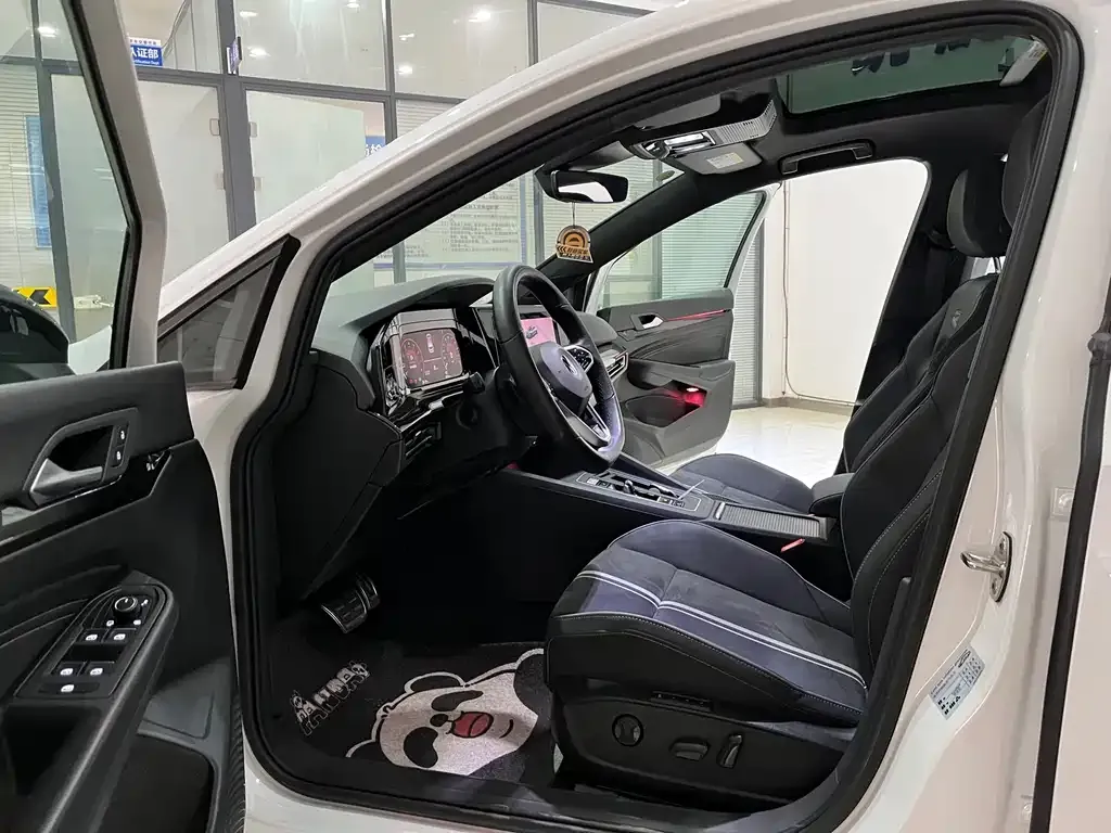 Volkswagen Golf 2022 из CN, фото 9
