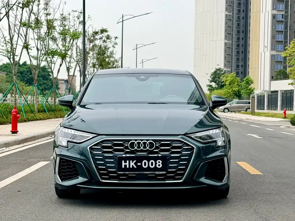 Audi A3 — фото 1