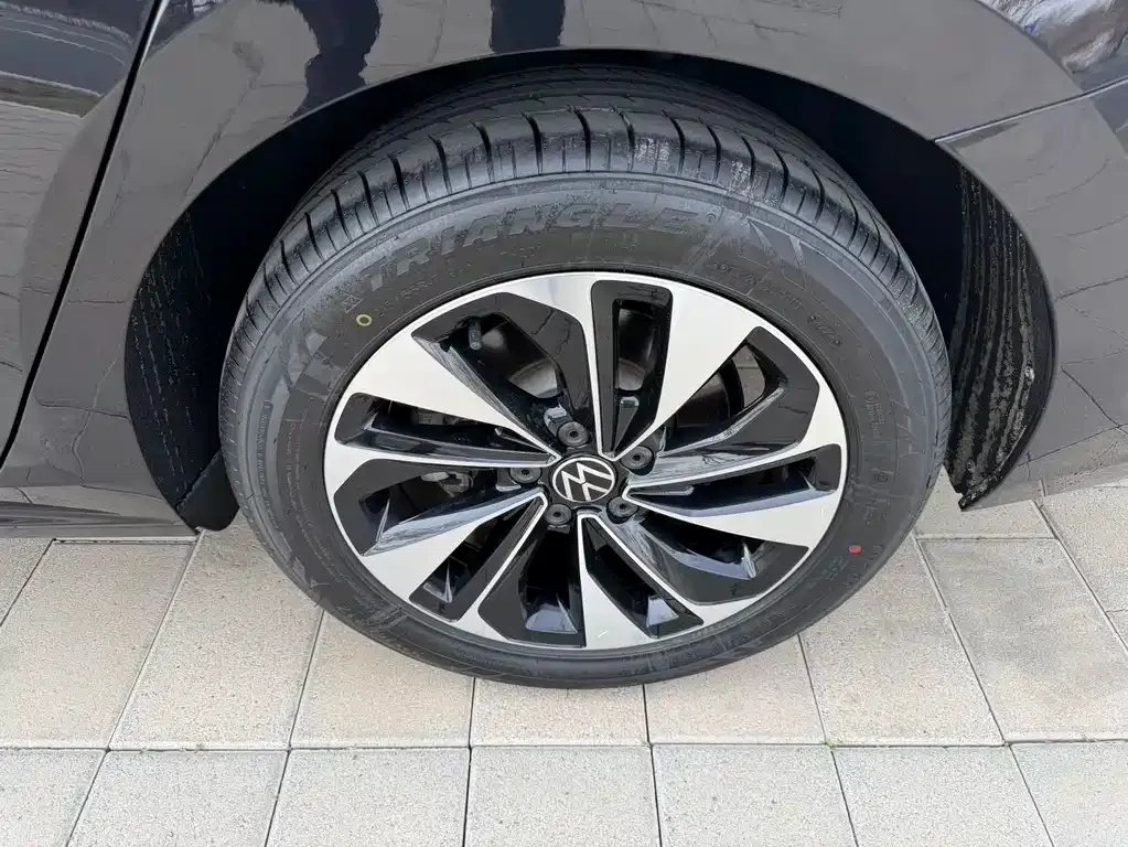 Volkswagen Passat 2022 из CN, фото 2
