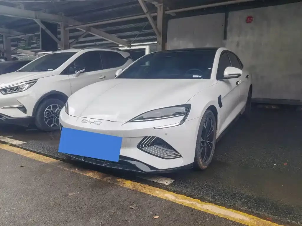 BYD Seal — фото 1