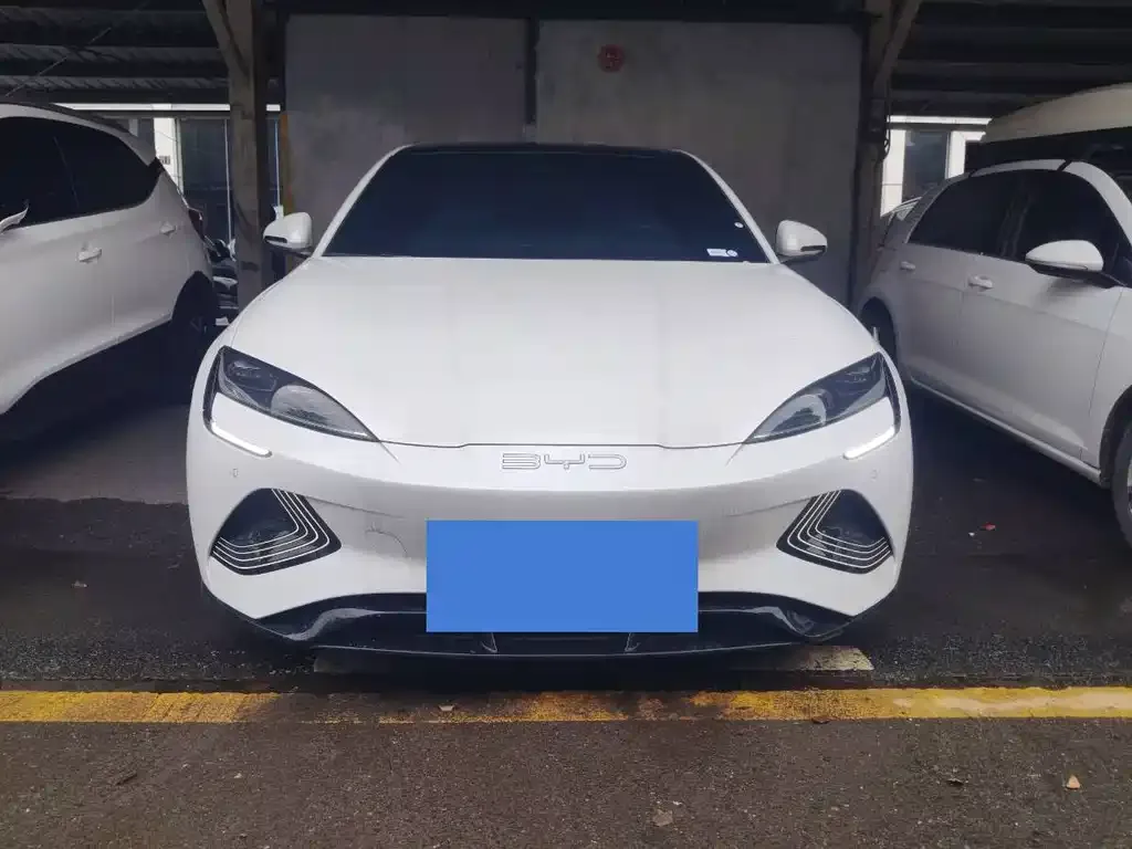 BYD Seal — фото 4