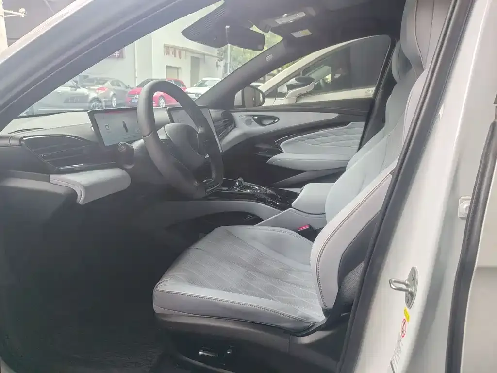 BYD Seal — фото 2