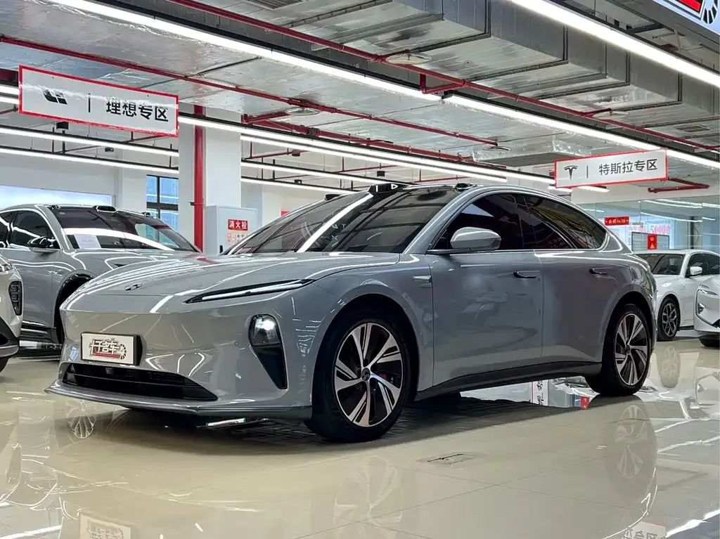 NIO ET5