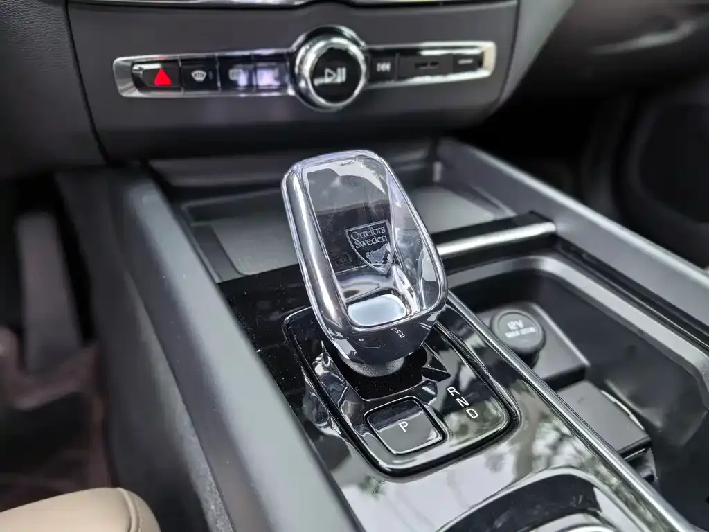 Volvo XC60 2025 из CN, фото 3