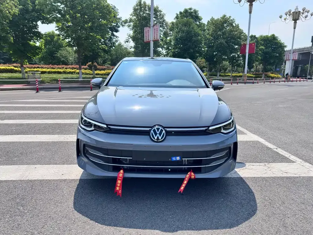 Volkswagen Golf 2025 из CN, фото 10