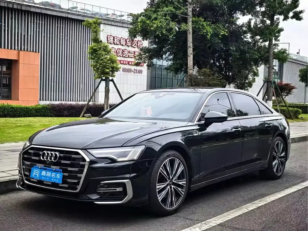 Audi A6L — фото 1