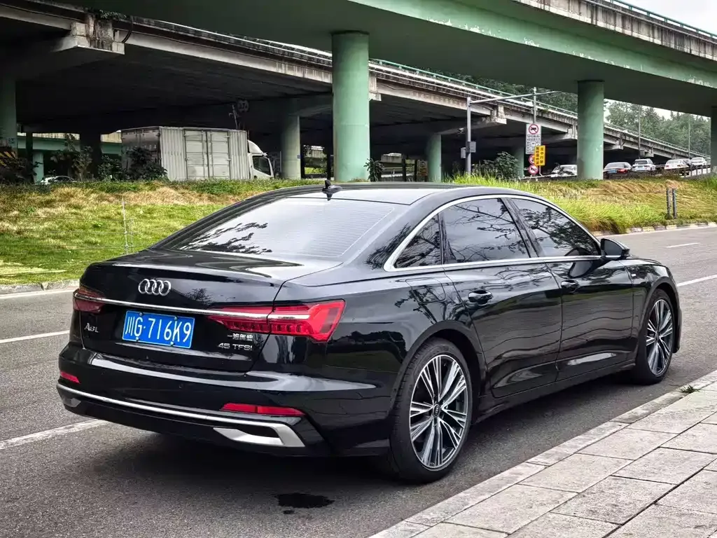 Audi A6L — фото 7