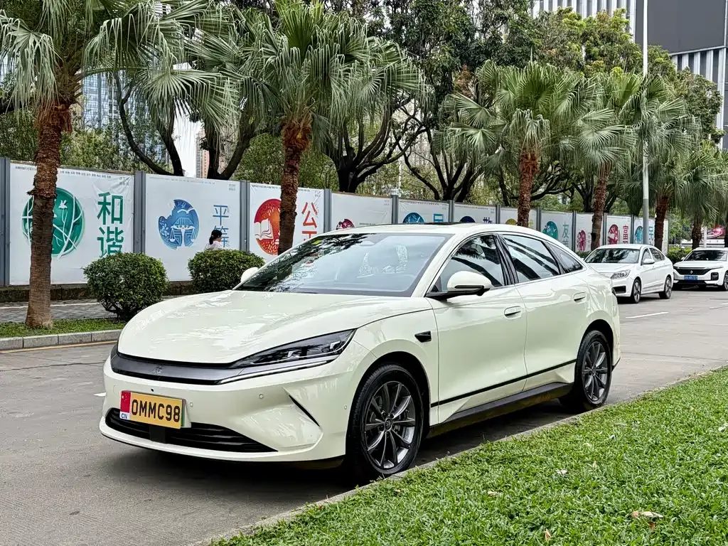 BYD Qin L — фото 1