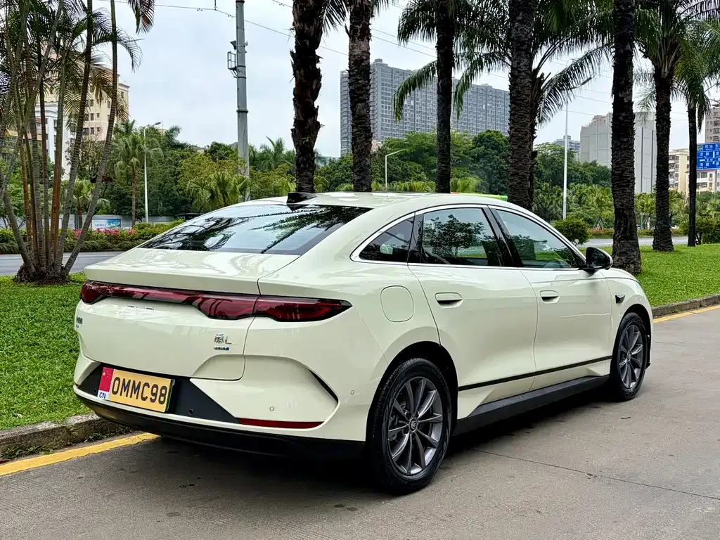 BYD Qin L — фото 4