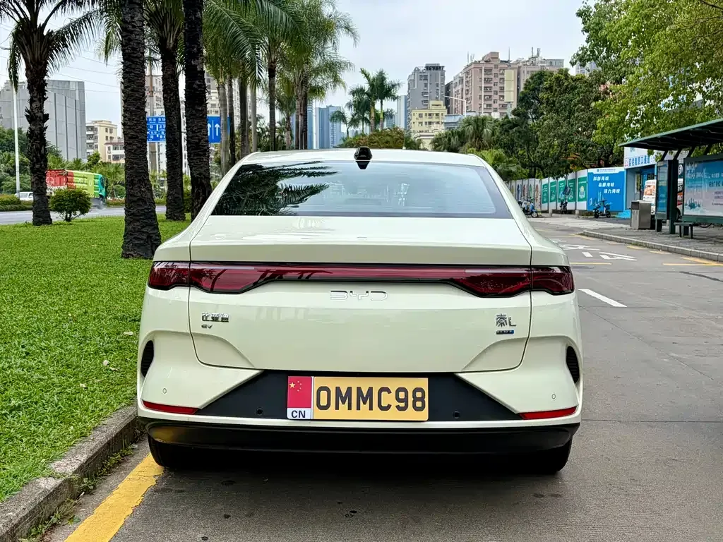 BYD Qin L — фото 8