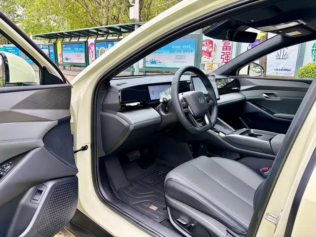 BYD Qin L — фото 10