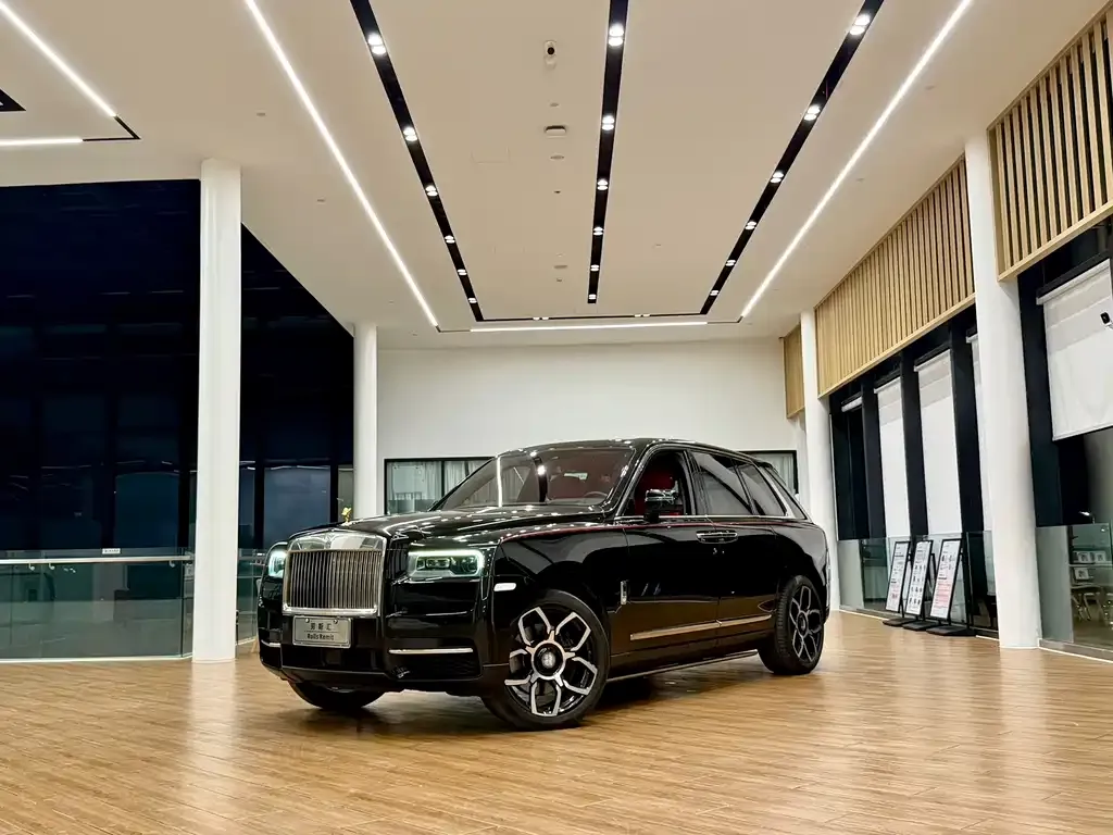 Rolls-Royce Cullinan — фото 1
