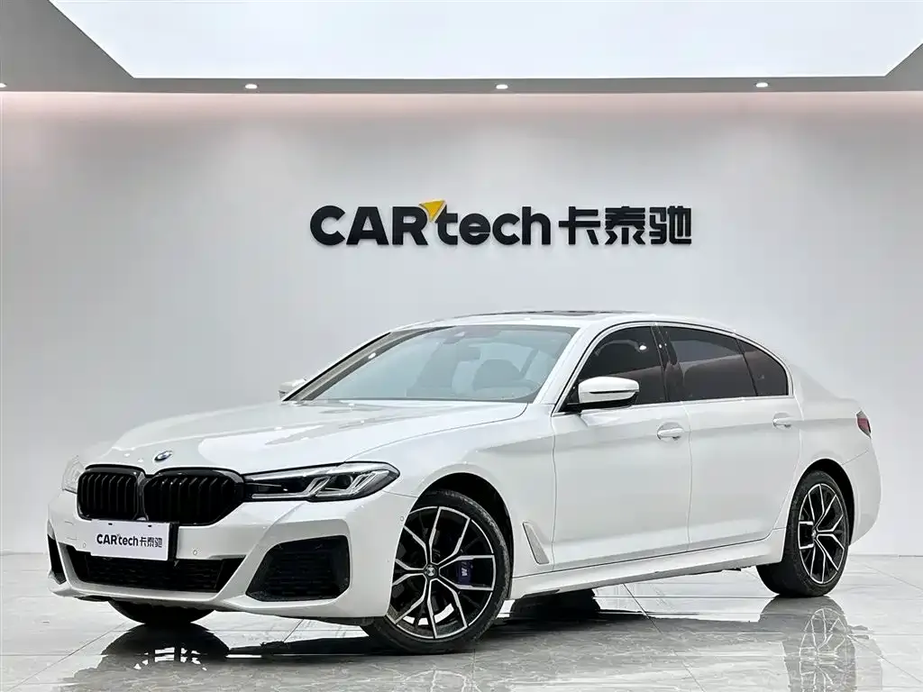 BMW 5 Series — фото 1
