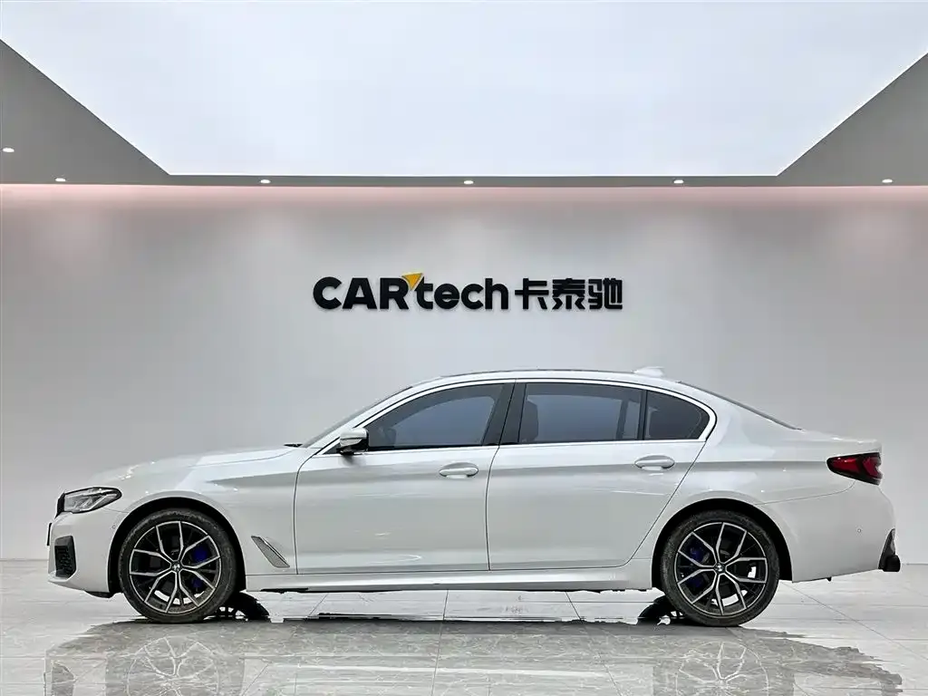 BMW 5 Series — фото 5