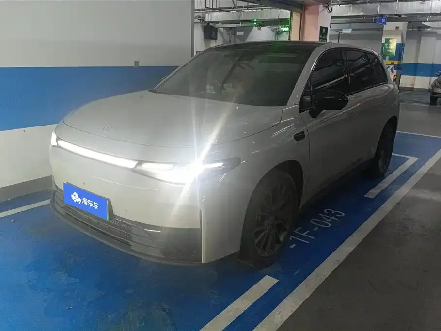 Leapmotor C10