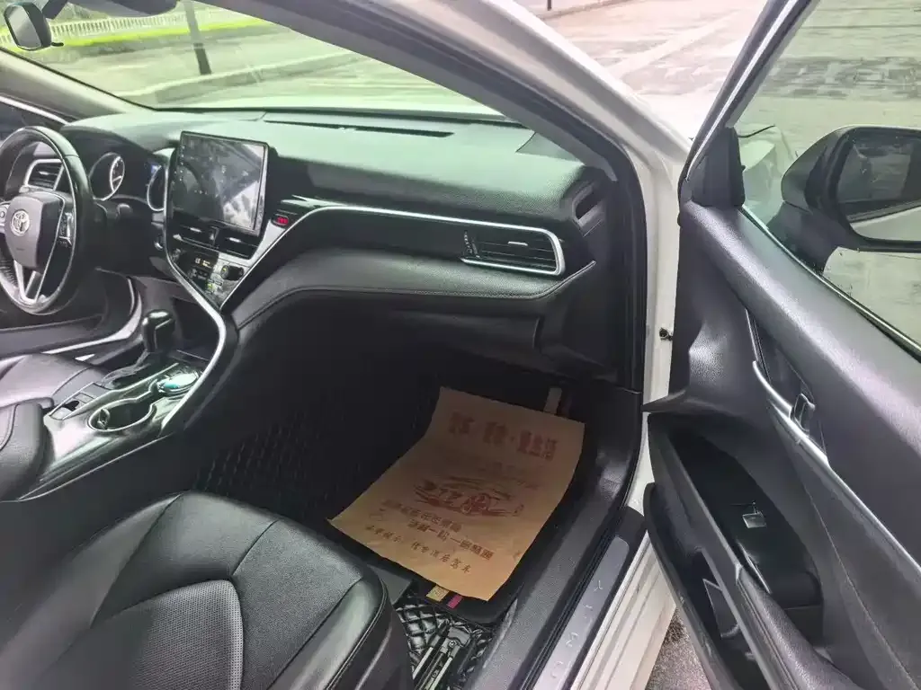 Toyota Camry 2023 из CN, фото 3
