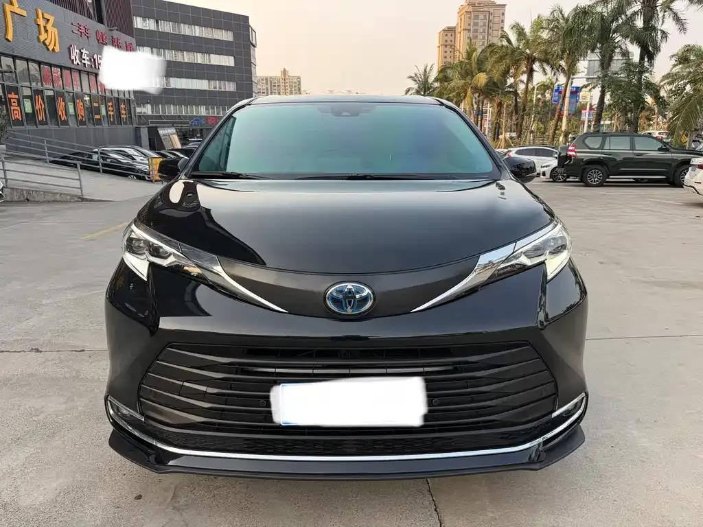 Toyota Sienna 2023 из CN, фото 8